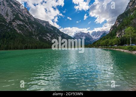 Lago di Landro (Lago di Landro oder Durrensee) und Gipfel des Monte Cristallo, Sextner Dolomiten, Venetien, Trentino-Südtirol, Italien, Europa. Stockfoto