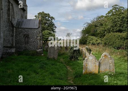 Die St. Margareth's Church befindet sich auf dem Gelände der Felbrigg Hall, Norfolk, England. Hier ist die Nordseite, die nach Westen schaut. Stockfoto