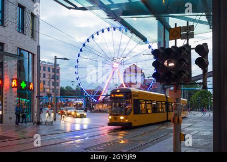 Dresden: Platz Postplatz, Riesenrad in Sachsen, Sachsen, Deutschland Stockfoto