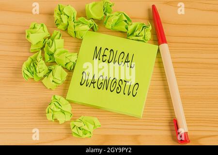 Konzeptionelle Bildunterschrift Medizinische Diagnostik, Wort zur Erkennung von Krankheiten oder anderen Erkrankungen Multiple Assorted Collection Office Schreibwaren Foto Stockfoto