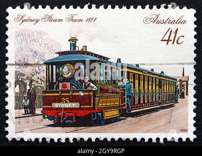 AUSTRALIEN - UM 1989: Eine in Australien gedruckte Marke zeigt Steam Tram, Sydney, 1884, um 1989 Stockfoto