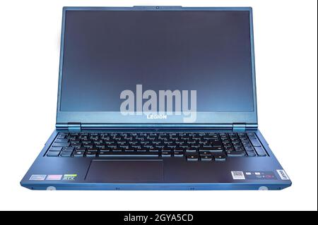 Huelva, Spanien-Oktober, 3 2021: Blick auf den neuen Laptop Lenovo Legion 5 15ACH6H AMD Ryzen 7 Gaming-Laptop 15.6'' mit NVIDIA GeForce RTX 3060 GPU. High-End Stockfoto