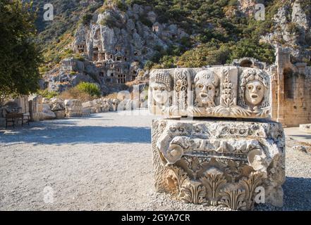 Historische Myra antike Stadt. Felsgräber Ruinen in der Region Lycia, Demre, Antalya, Türkei. Stockfoto