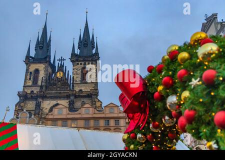 Weihnachtsdekoration auf dem Altstädter Ring in Prag Tschechische Republik Stockfoto