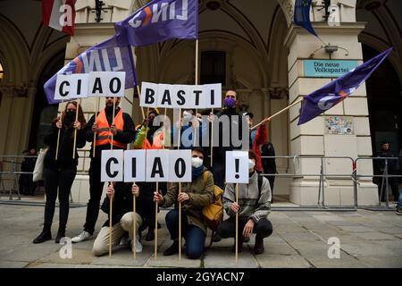 Wien, Österreich. Oktober 2021. Anti-Sebastian kurz-Demonstration in Wien. Thema: Korruption in der ÖVP (Neue Österreichische Volkspartei). Quelle: Franz Perc / Alamy Live News Stockfoto