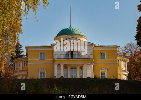 Altes Anwesen der Stroganovs in Bratsevo, Moskau. Stockfoto