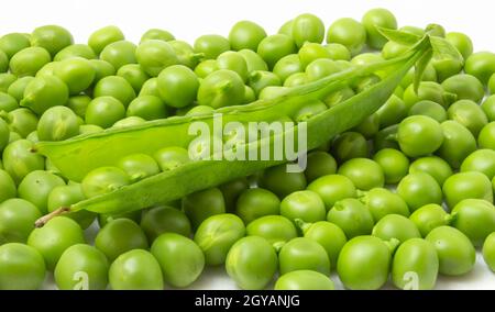 Bohnen von jungen süßen Erbsen. Nahrhaftes vegetarisches Essen Stockfoto