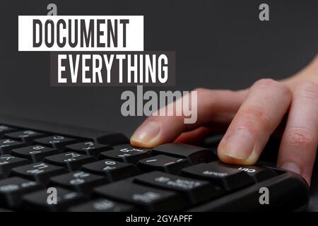 Schreiben Anzeige Text Dokument alles, Internet-Konzept-Computer-Datei, die Text, den Sie geschrieben haben Hände zeigen Computer enthält Stockfoto