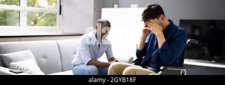 Trauriger Ärgerer Paarkonflikt. Homosexuelle Kämpfen Stockfoto