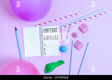 Handschrift Text Content Services, Business Idea liefert die Inhalte auf Anfrage an den Service Verbraucher bunte Party Einladung Designs Bright Feier Stockfoto