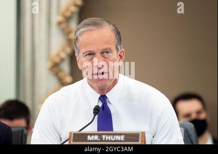 Washington, Usa. Oktober 2021. US-Senator John Thune (R-SD) spricht bei einer Anhörung des Ausschusses für Handel, Wissenschaft und Transport des Senats. Kredit: SOPA Images Limited/Alamy Live Nachrichten Stockfoto