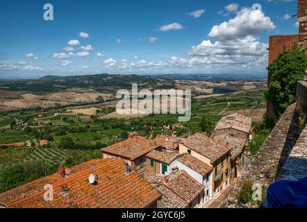 Montepulciano, Toskana, Italien.August 2021. Aus dem pointview ein großes Panoramafoto erstaunt uns mit der Schönheit der toskanischen Landschaft, schöne s Stockfoto