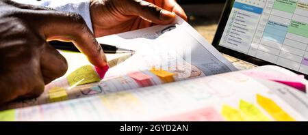 Terminkalender Und Planungsplaner. Afroamerikanisch Mit Planner Stockfoto