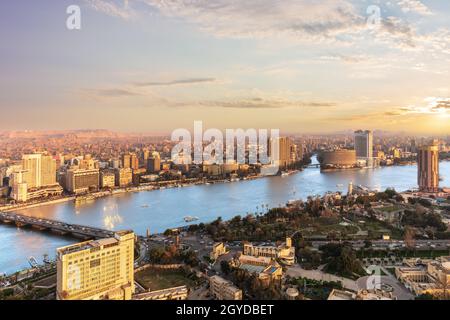 Der Nil Blick in Kairo vom Fernsehturm, Ägypten. Stockfoto