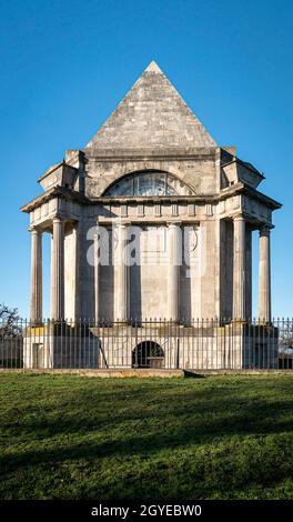 Darnley Mausoleum, ein restauriertes Mausoleum aus dem 18. Jahrhundert in einem friedlichen öffentlichen Wald in Kent, Großbritannien Stockfoto