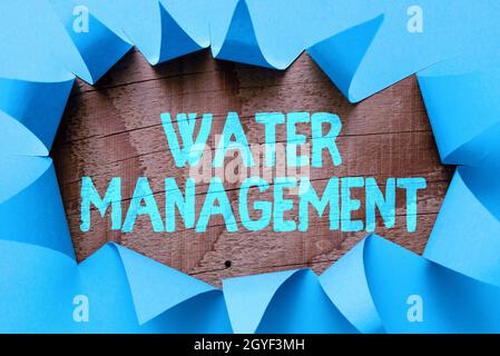 Schreiben Text anzeigen Wassermanagement, Wort geschrieben über die optimale Nutzung von Wasserressourcen unter definierten Wasserrichtlinien Brainstorming New Ideas and Inspi Stockfoto