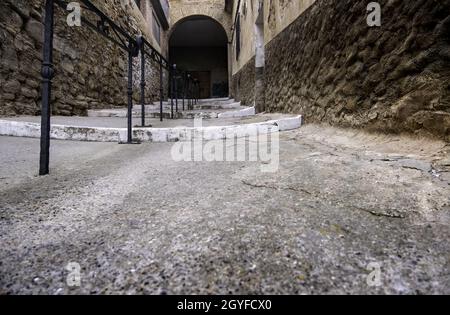 Detail der alten Treppe an der Außenseite eines Dorfes Stockfoto