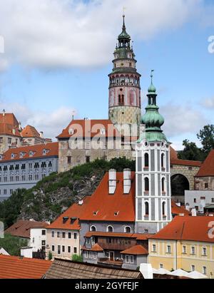 Blick auf Èeský Krumlov (Tschechische Krumlov, eine historische Stadt in Südböhmen an der Moldau, ein berühmtes UNESCO-Denkmal, Tschechische Republik Stockfoto