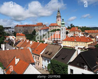 Blick auf Èeský Krumlov (Tschechische Krumlov, eine historische Stadt in Südböhmen an der Moldau, ein berühmtes UNESCO-Denkmal, Tschechische Republik Stockfoto