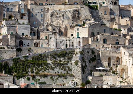 Matera, Italien - September 15, 2019: Blick auf die Sassi di Matera ein historisches Viertel in der Stadt Matera, bekannt für ihre alten Höhlenwohnungen bekannt Stockfoto