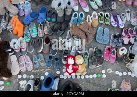 Gedenkstätte für indigene Wohnschulkinder, die ihr Leben verloren haben, und Überlebende am Nationaltag für Wahrheit und Versöhnung in Kanada Stockfoto