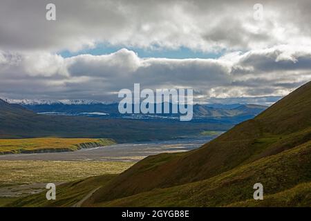 Blick auf die ALASKAN RANGE in der Nähe des Eielson Lookout bei Mile 66 - DENALI NATIONAL PARK Stockfoto