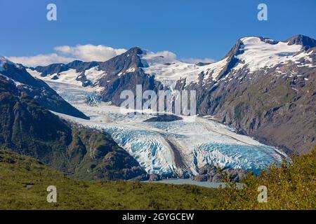 PORTAGE GLETSCHER und See vom Portage Pass Trail aus gesehen - KENAI HALBINSEL, ALASKA Stockfoto