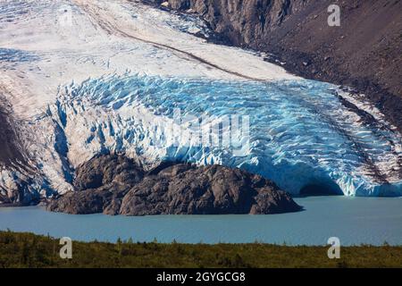 PORTAGE GLETSCHER und See vom Portage Pass Trail aus gesehen - KENAI HALBINSEL, ALASKA Stockfoto