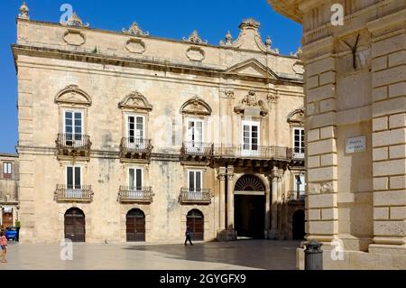 ITALIEN, SIZILIEN, SIRACUSA, PIAZZA MINERVA, PALAZZO BENEVENTANO DEL B.SC Stockfoto