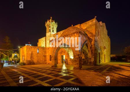 LIBANON, BERG LIBANON, JBEIL, SAINT-JEAN-MARC KATHEDRALE BEI NACHT IN BYBLOS Stockfoto