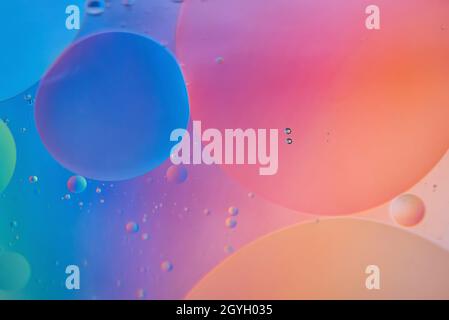 Orange und Blau abstrakt Hintergrund Bild mit Öl, Wasser und Seife, die Stockfoto