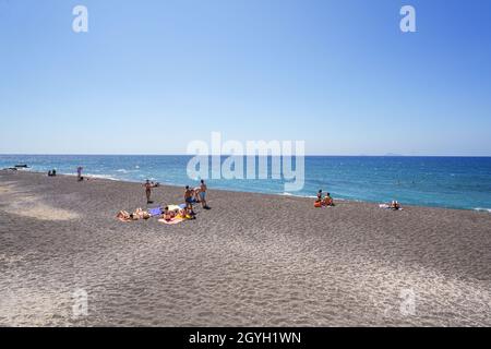 Berühmter Roter Strand in Santorini, Griechenland Stockfoto