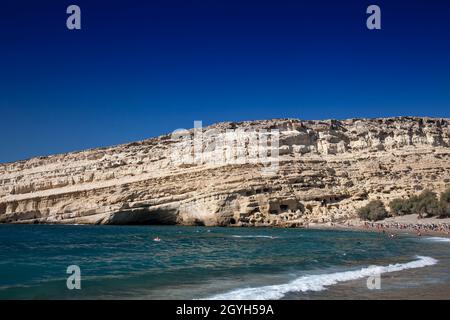 Historische Höhlenwohnungen in der Nähe von Matala, Kreta, Griechenland, Europa Stockfoto