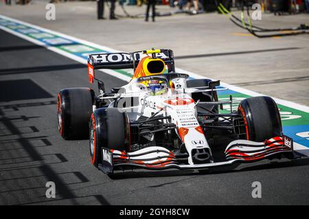 Tuzla, Türkei. Okt. 2021. Tuzla, Türkei. 8. Oktober 2021: Istanbul Park, in Tuzla, Türkei. 8. Oktober 2021: Tuzla, Türkei. Okt. 2021: 11 PEREZ Sergio (mex), Red Bull Racing Honda RB16B, Aktion während des Formel 1 Rolex Turkish Grand Prix 2021, 16. Lauf der FIA Formel 1 Weltmeisterschaft 2021 vom 8. Bis 10. Oktober 2021 im Istanbul Park, in Tuzla, Türkei - Photo Xavi Bonilla / DPPI Credit: DPPI Media/Alamy Live News Credit: DPPI Media/Alamy Live News Credit: DPPI Media/Alamy Live News Stockfoto
