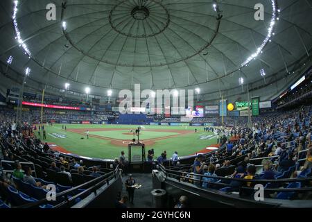 St. Petersburg, Florida. USA; Eine allgemeine Gesamtansicht des Feldes beim Eröffnungsspiel der American League Division Series im Tropicana Field, Donnerstag, Stockfoto