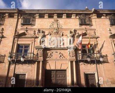 EXT-DET DE LA FACHADA-ESCUDO DE D FRANCISCO LOPEZ DEL RIO Y SALCEDO-S XVI ARQUITECTURA RENACENTISTA. LAGE: PALACIO CONDES GOMARA. Soria. SPANIEN. Stockfoto