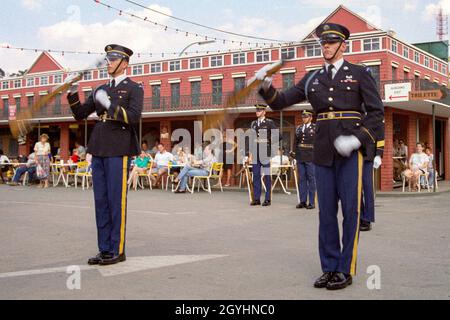 Die amerikanische Armee zeigt ihr Team auf dem Deutsch-Amerikanischen Volksfest in Berlin 1989 Stockfoto