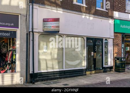 Leeres Ladengelände, um King's Lynn, Norfolk, zu vermieten. Stockfoto