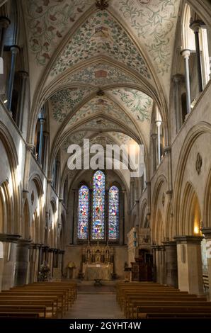 Innenraum der St. Mary & St. Blaise Kirche im Boxgrove Priorat in der Nähe von Chichester, West Sussex, Großbritannien Stockfoto