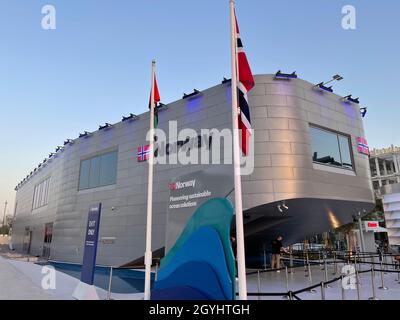 (211008) -- DUBAI, 8. Oktober 2021 (Xinhua) -- das Foto vom 7. Oktober 2021 zeigt den Norwegen Pavillon der Expo 2020 Dubai in Dubai, den Vereinigten Arabischen Emiraten. Nach einer einjährigen Verzögerung aufgrund der COVID-19-Pandemie öffnete die viel erwartete Expo 2020 Dubai am 1. Oktober ihre Pforten für Besucher. (Xinhua/Su Xiaopo) Stockfoto