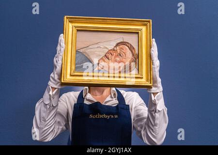 SOTHEBY'S LONDON, GROSSBRITANNIEN. Okt. 2021. LUCIAN FREUD Head and Shoulders of a man Schätzung: 600,000 - 800,000 GBP, die bei Sotheby's Verkauf zeitgenössischer Kunst während der Frieze Week angeboten werden, die die größten Namen der Nachkriegskunst mit einer Liste junger und aufstrebender Künstler zusammenbringt. Kredit: amer ghazzal/Alamy Live Nachrichten Stockfoto