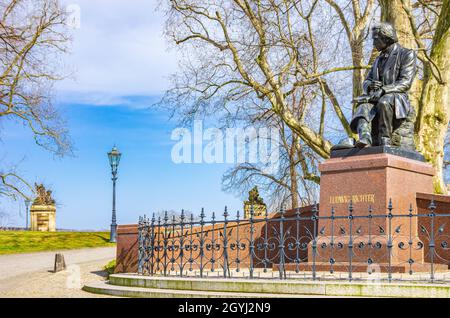 Dresden, Sachsen, Deutschland: Gedenkstätte zu Ehren des Malers Ludwig Richter auf der Brühler Terrasse. Stockfoto