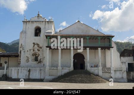 Pfarrkirche Santiago Apostol, erbaut in der Mitte des XVI Jahrhunderts. Guatemala. Stockfoto