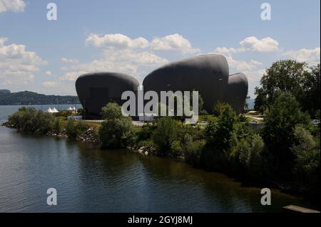 Europa, Italien, Piemont, Provinz Verbania, Lago Maggiore, Verbano See, multifunktionales Veranstaltungszentrum vom Architekten Salvador Perez Arroyomultifunction Stockfoto