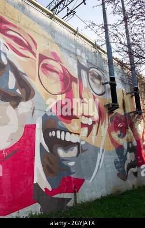 Europa, Italien, Lombardei, Mailand, Bezirk Ortica. Street Art mit Wandmalereien aus dem "or.Me Ortica Memoria' Projekt. Gewidmet den Musikern Ornella V. Stockfoto