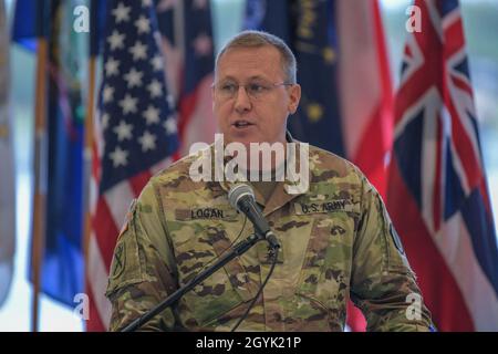 Der ehemalige Adjutant General von Hawaii, Maj. General Arthur J. Logan, hält während seiner Ruhestandszeremonie im 29. Infanterie-Brigade Combat Team Readiness Center, Kapolei, Hawaii, 12. Januar 2020, Bemerkungen. Stockfoto