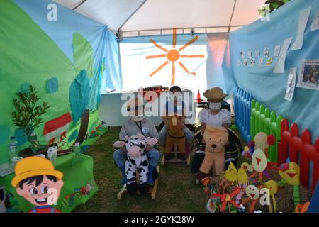 MOSQUERA, KOLUMBIEN - 17. Sep 2021: Eine typische Messe Funza Festival für Kinder Stockfoto