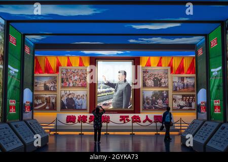 Bilder zeigen den chinesischen Präsidenten Xi Jinping im Museum der Kommunistischen Partei Chinas in Peking. 08-Okt-2021 Stockfoto