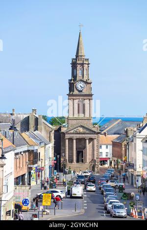 Luftaufnahme der Geschäfte und Geschäfte auf Marygate mit Rathaus und Butter Market Berwick-upon-Tweed oder Berwick-on-Tweed Northumberland England GB UK Stockfoto
