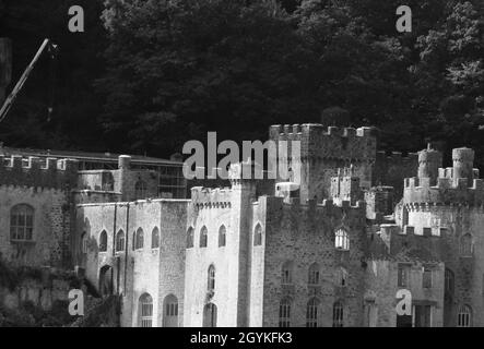 Ich bin eine Berühmtheit Gwrych Castle, die Vorbereitungen laufen gut, da das Schloss für ITV umgewandelt wird Ich bin eine Berühmtheit Holen Sie mich hier mit Ant und Dec zum zweiten Mal in Folge Stockfoto